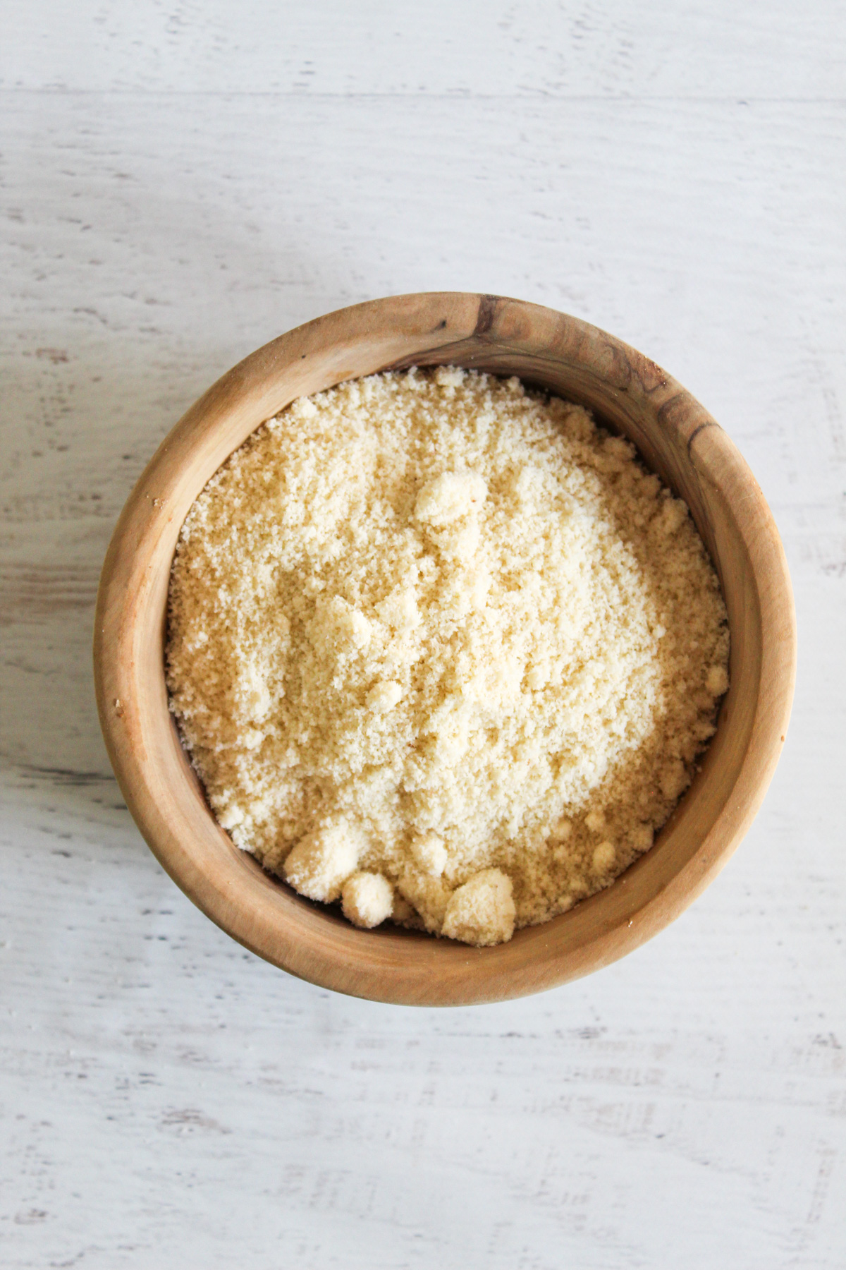 Hazelnut Flour vs Almond Flour: Baking Tips & Substitutes